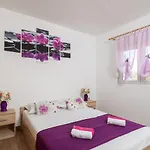 Ivan Apartment *