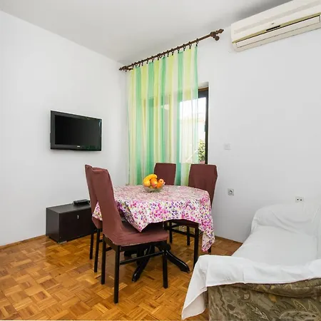 Ivan Apartment *
